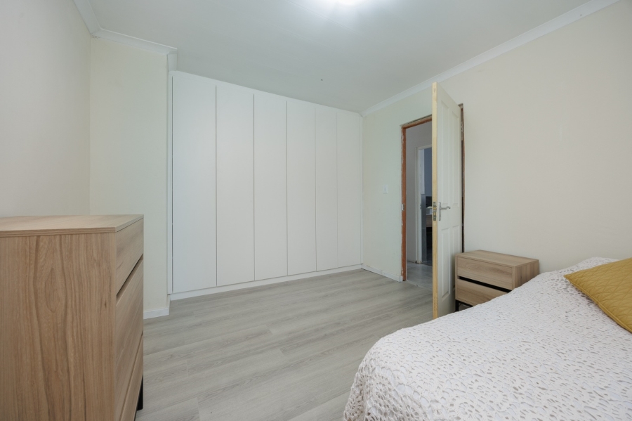 5 Bedroom Property for Sale in Rustdal Western Cape